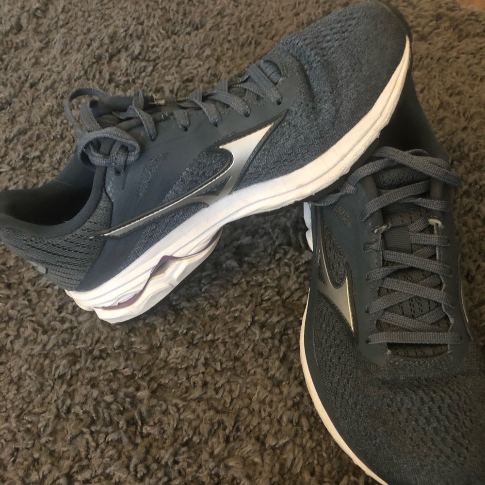 Mizuno Wave Rider 23